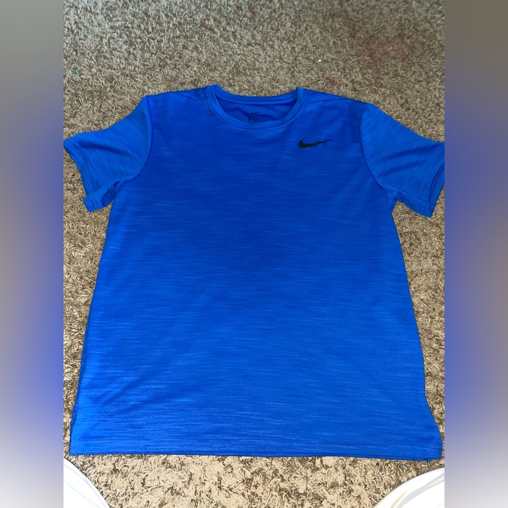 Nike dry fit t-shirt men’s size large blue